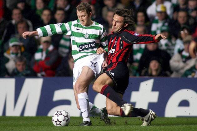 Aiden McGeady (Celtic Glasgow, li.) gegen Andrea Pirlo (AC Mailand) -  Fußball EC 1 Herren Champions League 2006 2007, Celtic Glasgow - Milan Gruppe Glasgow Dynamik, Kampf, Fußball EC 1 Herren Champions League 2006 2007, Celtic Glasgow - Milan Gruppe Glasgow Dynamik, Kampf,