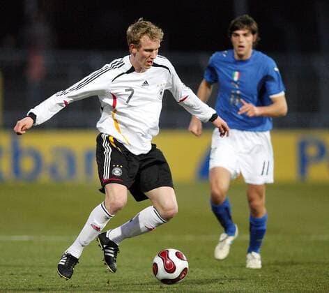Jan Rosenthal (Deutschland U21) am Ball -  Fußball Länderspiel Herren Freundschaftsspiel 2007, Nationalteam, Nationaltrikot, Test, Testspiel, U21, U 21 Einzelbild Deutschland - Italien Reutlingen Fußball Länderspiel Herren Freundschaftsspiel 2007, Nationalteam, Nationaltrikot, Test, Testspiel, U21, U 21 Einzelbild Deutschland - Italien Reutlingen