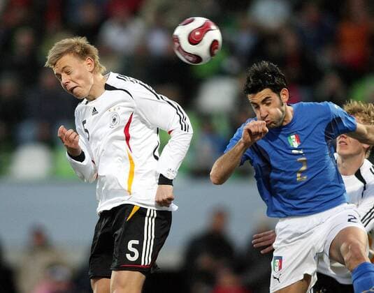 Torben Joneleit (Deutschland U21, li.) gegen Nicola Belmonte (Italien U21) -  Fußball Länderspiel Herren Freundschaftsspiel 2007, Nationalteam, Nationaltrikot, Test, Testspiel, U21, U 21 Gruppe Deutschland - Italien Reutlingen Dynamik, Fußball Länderspiel Herren Freundschaftsspiel 2007, Nationalteam, Nationaltrikot, Test, Testspiel, U21, U 21 Gruppe Deutschland - Italien Reutlingen Dynamik,