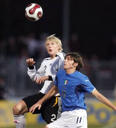 Andreas Beck (Deutschland U21, li.) gegen Paolo de Ceglie (Italien U21) -  Fußball Länderspiel Herren Freundschaftsspiel 2007, Nationalteam, Nationaltrikot, Test, Testspiel, U21, U 21 Gruppe Deutschland - Italien Reutlingen Dynamik, Fußball Länderspiel Herren Freundschaftsspiel 2007, Nationalteam, Nationaltrikot, Test, Testspiel, U21, U 21 Gruppe Deutschland - Italien Reutlingen Dynamik,
