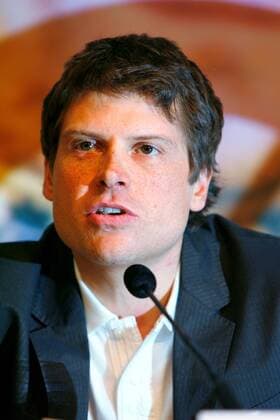 Jan Ullrich (Deutschland) gibt während der Pressekonferenz in Hamburg seinen Rücktritt vom aktiven Radsport bekannt Radsport Herren Straßenradsport 2007, Straße, Rad, Pressetermin Porträt Hamburg Radsport Herren Straßenradsport 2007, Straße, Rad, Pressetermin Porträt Hamburg
