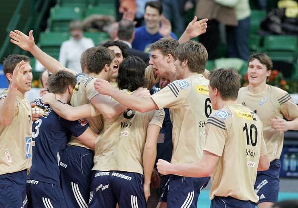 Pokalsieger VfB Friedrichshafen - Schlussjubel Volleyball 1. BL Herren Pokalfinale 2006 2007, Pokal, Pokalspiel, Finale, Endspiel, Pokalendspiel o0 DVV Gruppe Halle Westfalen Freude, Volleyball 1. BL Herren Pokalfinale 2006 2007, Pokal, Pokalspiel, Finale, Endspiel, Pokalendspiel o0 DVV Gruppe Halle Westfalen Freude,