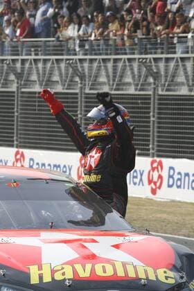 Juan Pablo Montoya (Kolumbien Dodge), Sieger der Telcel Motorola 200 2007 jubelt - (Icon721102000) Motorsport Herren Telcel Motorola 200 Nascar Busch Series 2007, US Rennserie, Autorennen, Automobilsport Einzelbild Autodromo Hermanos Rodriguez Mexico City Freude, Motorsport Herren Telcel Motorola 200 Nascar Busch Series 2007, US Rennserie, Autorennen, Automobilsport Einzelbild Autodromo Hermanos Rodriguez Mexico City Freude, EDITORIAL USE ONLY
