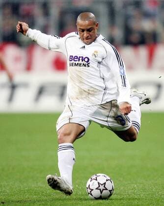 Roberto Carlos (Real Madrid) zieht ab Fußball EC 1 Herren Champions League 2006 2007, Real Madrid CF Einzelbild München Dynamik, Fußball EC 1 Herren Champions League 2006 2007, Real Madrid CF Einzelbild München Dynamik,
