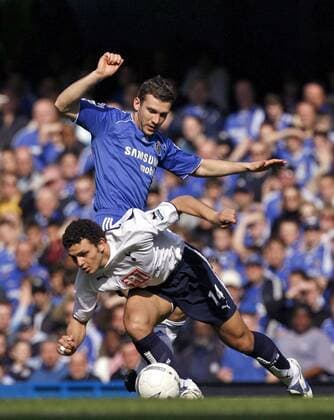 Hossam Ghaly (Tottenham Hotspur, vorn) gegen Andriy Shevchenko (Chelsea) - EDITORIAL USE ONLY. No use with unauthorised audio, video, data, fixture lists, club league logos or live services. Online in-match use limited to 120 images, no video emulation. No use in betting, games or single club league player publications. Fußball Herren FA Cup 2006 2007, Englischer Pokal, Pokalspiel, Chelsea FC London - Tottenham Hotspurs 3:3, Spurs Gruppe London Dynamik, Kampf, Fußball Herren FA Cup 2006 2007, Englischer Pokal, Pokalspiel, Chelsea FC London - Tottenham Hotspurs 3:3, Spurs Gruppe London Dynamik, Kampf,