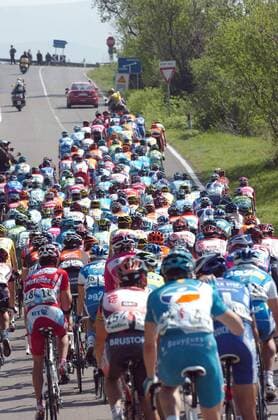 Teilnehmerfeld der 1. Etappe des Tirreno Adriatico 2007 von Civitavecchia nach Civitavecchia -  Radsport Herren Tirreno Adriatico 2007, Straßenradsport, Straße, Rad, ProTour Totale 1. Etappe: Civitavecchia - Civitavecchia Radsport Herren Tirreno Adriatico 2007, Straßenradsport, Straße, Rad, ProTour Totale 1. Etappe: Civitavecchia - Civitavecchia