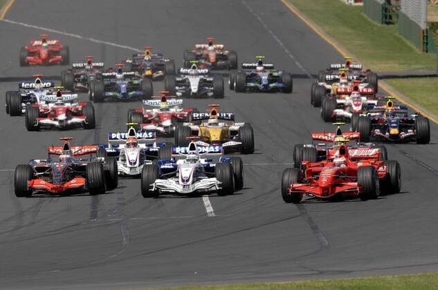Start zum GP von Australien 2007, vorn v.re.: Kimi Räikkönen (Finnland Ferrari), Nick Heidfeld (Deutschland BMW Sauber) und Fernando Alonso (Spanien McLaren Mercedes) Motorsport Grand Prix Herren Großer Preis von Australien 2007, Formel 1 Weltmeisterschaft, F1, F, GP, WM Totale Melbourne Motorsport Grand Prix Herren Großer Preis von Australien 2007, Formel 1 Weltmeisterschaft, F1, F, GP, WM Totale Melbourne