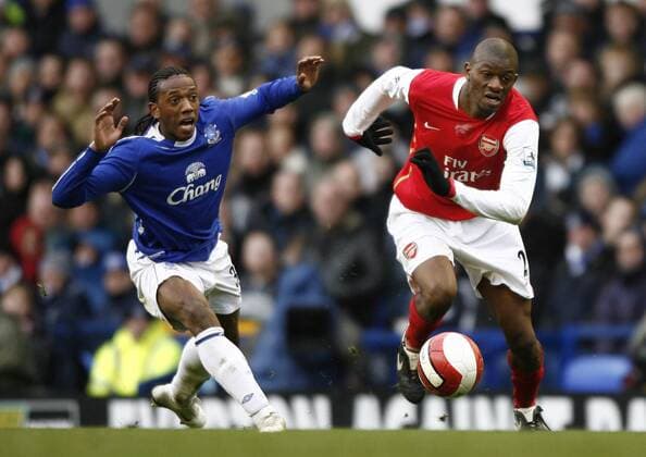 Vassiriki Abou Diaby (re., Arsenal) gegen Manuel Fernandes (Everton) - EDITORIAL USE ONLY. No use with unauthorised audio, video, data, fixture lists, club league logos or live services. Online in-match use limited to 120 images, no video emulation. No use in betting, games or single club league player publications. Fußball Herren English Premier League 2006 2007, 1. Englische Liga, FC Everton - Arsenal FC London 1:0, Vdig Gruppe Liverpool Dynamik, Fußball Herren English Premier League 2006 2007, 1. Englische Liga, FC Everton - Arsenal FC London 1:0, Vdig Gruppe Liverpool Dynamik,