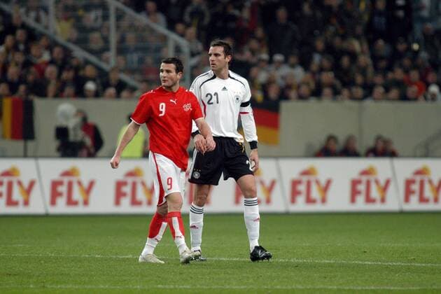Christoph Metzelder (Deutschland, re.) und Alexander Frei (Schweiz) Fußball Länderspiel Herren Freundschaftsspiel 2007, Test, Testspiel, Nationalteam, Nationaltrikot Gruppe Düsseldorf Fußball Länderspiel Herren Freundschaftsspiel 2007, Test, Testspiel, Nationalteam, Nationaltrikot Gruppe Düsseldorf