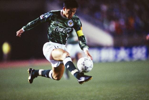 Kazuyoshi Miura (Verdy Kawasaki) am Ball -  (20050630164122120) Fußball Herren J League 1993, JLeague, Verdy Kawasaki, Vneg Einzelbild Dynamik, Fußball Herren J League 1993, JLeague, Verdy Kawasaki, Vneg Einzelbild Dynamik,
