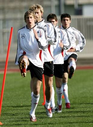 Aufwärmtraining der Neulinge, v.li. Stefan Kießling, Simon Rolfes, Helmes und Hilbert (alle Deutschland) Fußball Herren Nationalteam 2007, Training Gruppe Düsseldorf Fußball Herren Nationalteam 2007, Training Gruppe Düsseldorf