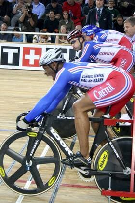 Start Frankreich, v.vorn: Gregory Bauge, Mickael Bourgain und Arnaud Tournant - Radsport WM Herren WM 2007, Rad, Bahn, Halle, Indoor, Bahnrad, Bahnradsport, Gruppe o0 Teamsprint, Team Sprint Palma de Mallorca Radsport WM Herren WM 2007, Rad, Bahn, Halle, Indoor, Bahnrad, Bahnradsport, Gruppe o0 Teamsprint, Team Sprint Palma de Mallorca