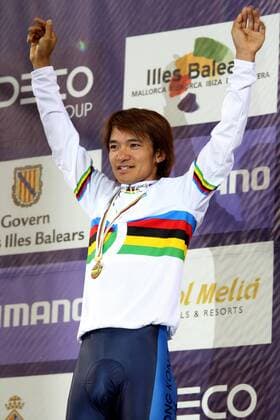 Wong Kam Po (Hongkong) bejubelt seinen Sieg im Scratch bei der WM 2007 in Palma de Mallorca -  Radsport WM Herren WM 2007, Rad, Bahn, Halle, Indoor, Bahnrad, Bahnradsport, , Nationaltrikot Einzelbild Palma de Mallorca Freude, Radsport WM Herren WM 2007, Rad, Bahn, Halle, Indoor, Bahnrad, Bahnradsport, , Nationaltrikot Einzelbild Palma de Mallorca Freude,