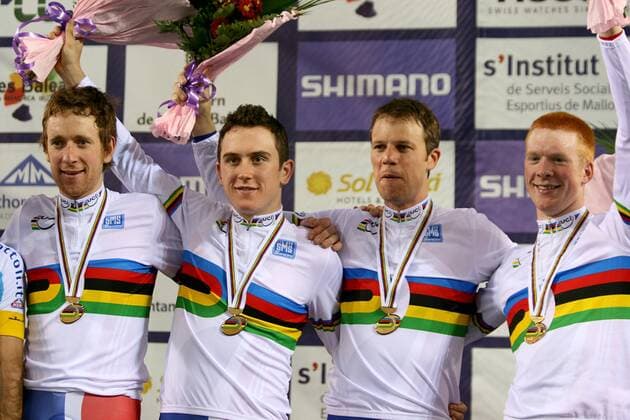 Großbritannien ist Weltmeister 2007 in der Mannschaftsverfolgung, v.li.: Bradley Wiggins, Thomas Geraint, Paul Manning und Edward Clancy -  Radsport WM Herren WM 2007, Rad, Bahn, Halle, Indoor, Bahnrad, Bahnradsport, , Gruppe Palma de Mallorca Freude, Radsport WM Herren WM 2007, Rad, Bahn, Halle, Indoor, Bahnrad, Bahnradsport, , Gruppe Palma de Mallorca Freude,