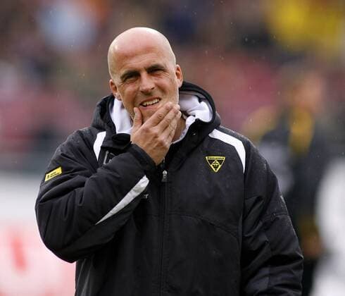 Fußball, Trainerhistorie, Alemannia Aachen Trainer Michael Frontzeck (Aachen) skeptisch Fußball 1. BL Herren Saison 2006 2007, Alemannia Aachen, Vdig Einzelbild Stuttgart Fußball 1. BL Herren Saison 2006 2007, Alemannia Aachen, Vdig Einzelbild Stuttgart