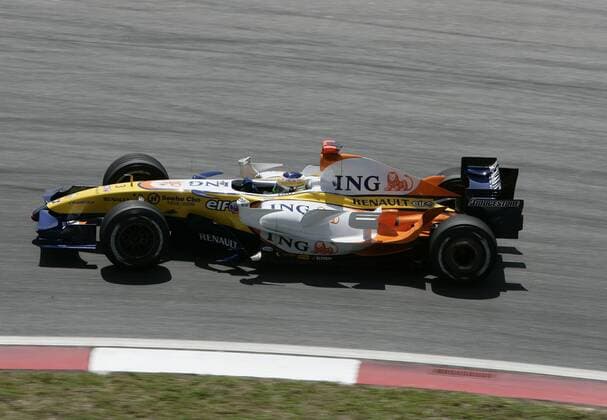 Giancarlo Fisichella (Italien Renault) in seinem Boliden Motorsport Grand Prix Herren Großer Preis von Malaysia 2007, Formel 1 Weltmeisterschaft, F1, F, GP, WM, Qualifying Einzelbild Kuala Lumpur Sepang Motorsport Grand Prix Herren Großer Preis von Malaysia 2007, Formel 1 Weltmeisterschaft, F1, F, GP, WM, Qualifying Einzelbild Kuala Lumpur Sepang