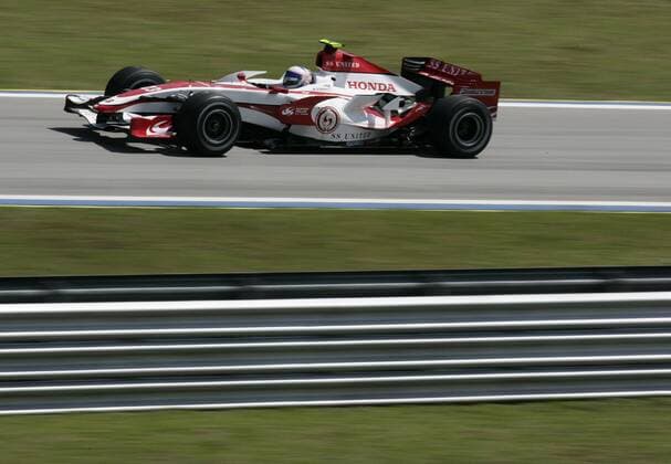 Anthony Davidson (England Super Aguri) in seinem Boliden Motorsport Grand Prix Herren Großer Preis von Malaysia 2007, Formel 1 Weltmeisterschaft, F1, F, GP, WM, Qualifying Einzelbild Kuala Lumpur Sepang Motorsport Grand Prix Herren Großer Preis von Malaysia 2007, Formel 1 Weltmeisterschaft, F1, F, GP, WM, Qualifying Einzelbild Kuala Lumpur Sepang
