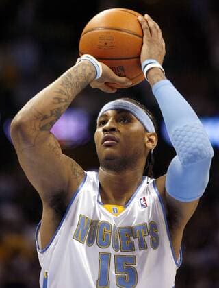 Carmelo Anthony (Denver Nuggets) konzentriert am Ball -  (den2007040928) Basketball Herren NBA 2006 2007, Einzelbild Denver Konzentration, Basketball Herren NBA 2006 2007, Einzelbild Denver Konzentration,