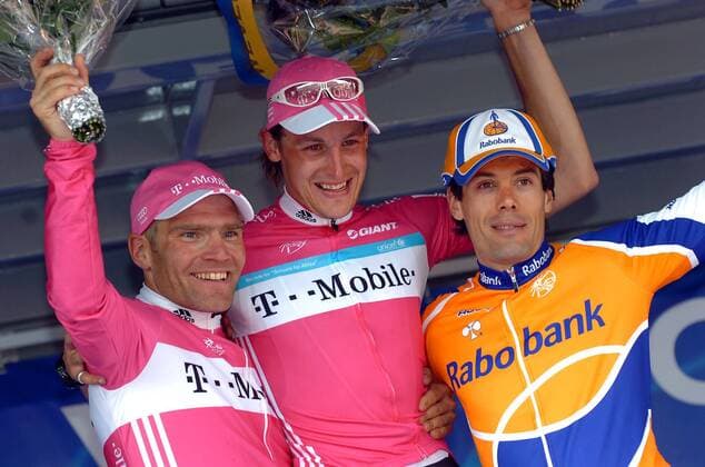 Siegerehrung Gent Wevelgem 2007: Marcus Burghardt (Deutschland, Mitte) gewinnt vor Roger Hammond (Großbritannien beide T Mobile) und Oscar Freire (Spanien Rabobank) - Radsport Herren Gent Wevelgem 2007, Straßenradsport, Straße, Rad, Gruppe Deinze - Wevelgem Freude, Radsport Herren Gent Wevelgem 2007, Straßenradsport, Straße, Rad, Gruppe Deinze - Wevelgem Freude,