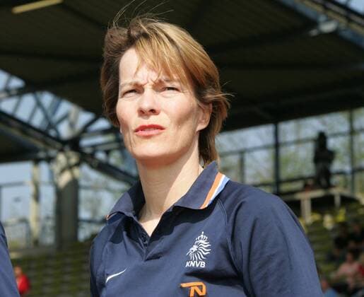 Nationaltrainerin Vera Pauw (Niederlande) skeptisch Fußball Länderspiel Damen EM Qualifikation 2007, Nationalmannschaft, Frauen, Frauenfußball Porträt Bochum Skepsis, Fußball Länderspiel Damen EM Qualifikation 2007, Nationalmannschaft, Frauen, Frauenfußball Porträt Bochum Skepsis,