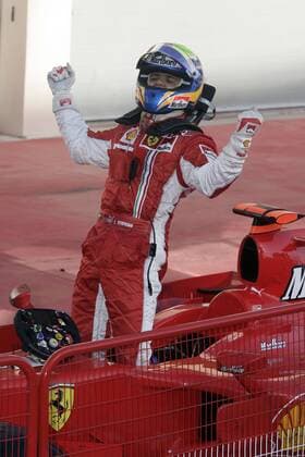 Felipe Massa (Brasilien Ferrari) jubelt über seinen Sieg beim GP von Bahrain 2007 Motorsport Grand Prix Herren Großer Preis von Bahrain 2007, Formel 1 Weltmeisterschaft, F1, F, GP, WM Einzelbild Manama, Sakhir Begeisterung, Freude, Motorsport Grand Prix Herren Großer Preis von Bahrain 2007, Formel 1 Weltmeisterschaft, F1, F, GP, WM Einzelbild Manama, Sakhir Begeisterung, Freude,