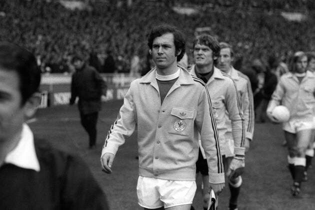 Einmarsch BR Deutschland - Franz Beckenbauer (Mitte), dahinter Torwart Sepp Maier Fußball Länderspiel Herren EM 1972, Nationalmannschaft, Viertelfinale, BRD Gruppe London Fußball Länderspiel Herren EM 1972, Nationalmannschaft, Viertelfinale, BRD Gruppe London