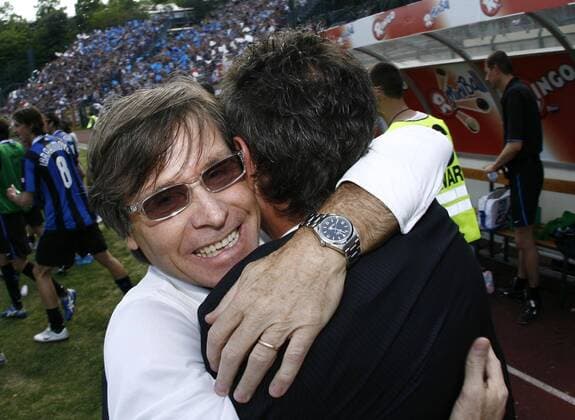 Co Trainer Sinisa Mihajlovic (li.) und Sportdirektor Gabriele Oriali (beide Inter Mailand) bejubeln den Gewinn der italienischen Meisterschaft 2006 2007 -  Fußball Herren Serie A 2006 2007, 1. Italienische Liga, FC Internazionale Mailand Gruppe Siena Freude, Fußball Herren Serie A 2006 2007, 1. Italienische Liga, FC Internazionale Mailand Gruppe Siena Freude,