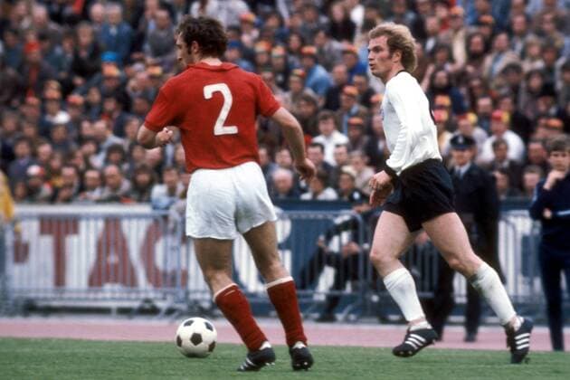 Uli Hoeneß (BR Deutschland, re.) gegen Revaz Dzodzushvili (UdSSR) Fußball Länderspiel Herren EM 1972, Nationalmannschaft, Nationaltrikot, BRD - SU 3:0, UdSSR, Vdia Gruppe Finale Endspiel Brüssel Dynamik, Fußball Länderspiel Herren EM 1972, Nationalmannschaft, Nationaltrikot, BRD - SU 3:0, UdSSR, Vdia Gruppe Finale Endspiel Brüssel Dynamik,