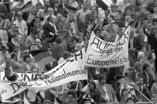 Deutsche Fans feiern den Europameister 1972 Fußball Länderspiel Herren EM 1972, Nationalmannschaft, BRD, Finale Endspiel, BR Deutschland, Vneg Vsw Totale Brüssel Freude, Begeisterung, Fußball Länderspiel Herren EM 1972, Nationalmannschaft, BRD, Finale Endspiel, BR Deutschland, Vneg Vsw Totale Brüssel Freude, Begeisterung,