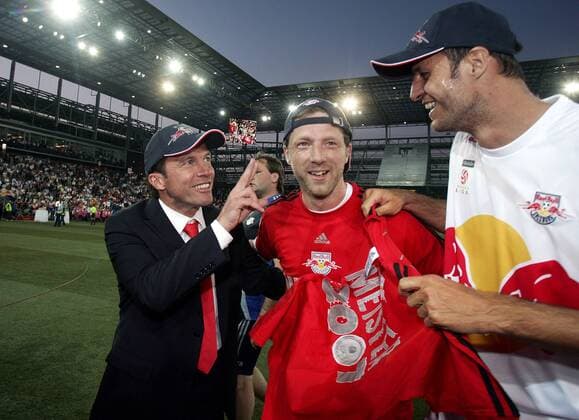 Trainer Lothar Matthäus (li.), Thomas Linke (Mitte) und Vratislav Lokvenc (alle Salzburg) feiern den vorzeitigen Gewinn der österreichischen Meisterschaft -  Fußball Herren tmobilebundesliga 2006 2007, 1. Österreichische Liga, SV Red Bull Salzburg, RedBull, Gruppe Salzburg Freude, Fußball Herren tmobilebundesliga 2006 2007, 1. Österreichische Liga, SV Red Bull Salzburg, RedBull, Gruppe Salzburg Freude,