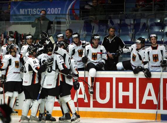 Torjubel Deutschland - Eishockey WM Herren Weltmeisterschaft 2007, Länderspiel, Nationalmannschaft, Nationaltrikot Totale Mytischi, Moskau Freude, Eishockey WM Herren Weltmeisterschaft 2007, Länderspiel, Nationalmannschaft, Nationaltrikot Totale Mytischi, Moskau Freude,