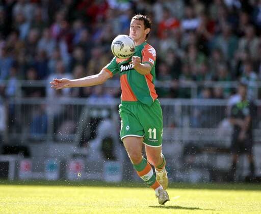 Miroslav Klose (Bremen) am Ball Fußball 1. BL Herren Saison 2006 2007, SV Werder Bremen Einzelbild Bielefeld Dynamik, Fußball 1. BL Herren Saison 2006 2007, SV Werder Bremen Einzelbild Bielefeld Dynamik,