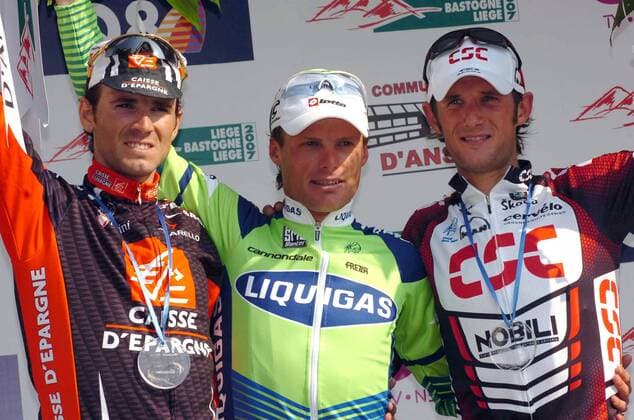 Siegerehrung Lüttich Bastogne Lüttich Rundfahrt 2007: Sieger Danilo di Luca (Italien Liquigas) zwischen Alejandro Valverde (Spanien Caisse d Epargne, li.) und Fränk Schleck (Luxemburg CSC) -  Radsport Herren 93. Lüttich Bastogne Lüttich Rundfahrt 2007, ProTour Straßenradsport, Straße, Rad Gruppe Lüttich Radsport Herren 93. Lüttich Bastogne Lüttich Rundfahrt 2007, ProTour Straßenradsport, Straße, Rad Gruppe Lüttich