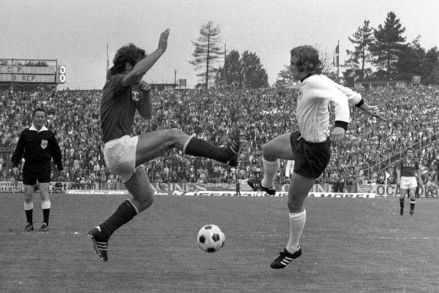 Erwin Kremers (BR Deutschland, re.) im Duell Fußball Länderspiel Herren EM 1972, Nationalmannschaft, Nationaltrikot, BRD - SU 3:0, UdSSR, Finale Endspiel Vneg Vsw Gruppe Heyselstadion Heysel Stadion Brüssel Dynamik, Fußball Länderspiel Herren EM 1972, Nationalmannschaft, Nationaltrikot, BRD - SU 3:0, UdSSR, Finale Endspiel Vneg Vsw Gruppe Heyselstadion Heysel Stadion Brüssel Dynamik,