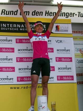 Patrik Sinkewitz (Deutschland T Mobile) gewinnt das Rennen Rund um den Henninger Turm 2007 Radsport Herren Rund um den Henninger Turm 2007, Straßenradsport, Straße, Rad Einzelbild Frankfurt M. Freude, Radsport Herren Rund um den Henninger Turm 2007, Straßenradsport, Straße, Rad Einzelbild Frankfurt M. Freude,