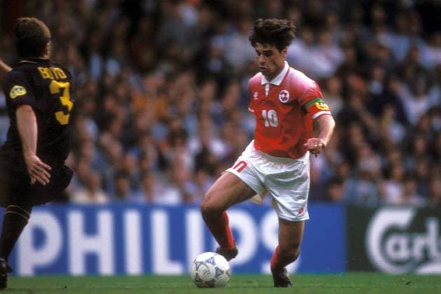 Ciriaco Sforza (Schweiz) am Ball Fußball Länderspiel Herren EM 1996, Nationalmannschaft, Nationaltrikot, Gruppe A, Schottland - Schweiz 1:0 Einzelbild Birmingham Dynamik, Fußball Länderspiel Herren EM 1996, Nationalmannschaft, Nationaltrikot, Gruppe A, Schottland - Schweiz 1:0 Einzelbild Birmingham Dynamik,