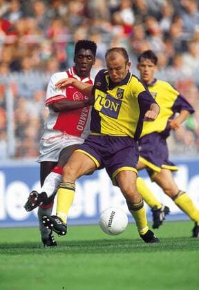 Clarence Seedorf (Ajax Amsterdam, li.) im Zweikampf - Fußball Herren Eredivisie 1994 1995, Ehrendivision, 1. Niederländische Holländische Liga Gruppe Aufnahmedatum geschätzt Amsterdam Dynamik, Fußball Herren Eredivisie 1994 1995, Ehrendivision, 1. Niederländische Holländische Liga Gruppe Aufnahmedatum geschätzt Amsterdam Dynamik,