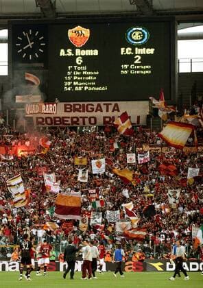 Anzeigetafel verkündet das imposante Endergebnis von 6:2 des AS Rom im Pokalspiel gegen Inter Mailand - Fußball Herren Coppa Italia 2006 2007, Italienischer Pokal, Pokalspiel, AS Rom - FC Internazionale Mailand 6:2 Totale Torschützen, Logo, Emblem, Vereinslogo Rom, Vereinsemblem, Jubel, Schlußjubel Begeisterung, Freude, Fußball Herren Coppa Italia 2006 2007, Italienischer Pokal, Pokalspiel, AS Rom - FC Internazionale Mailand 6:2 Totale Torschützen, Logo, Emblem, Vereinslogo Rom, Vereinsemblem, Jubel, Schlußjubel Begeisterung, Freude,
