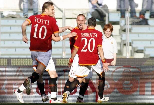 Torjubel AS Rom, v.li.: Francesco Totti, Daniele de Rossi und Simone Perrotta - Fußball Herren Coppa Italia 2006 2007, Italienischer Pokal, Pokalspiel, Halbfinale, AS Rom, Roma Gruppe Rom Begeisterung, Freude, Fußball Herren Coppa Italia 2006 2007, Italienischer Pokal, Pokalspiel, Halbfinale, AS Rom, Roma Gruppe Rom Begeisterung, Freude,
