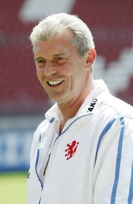 Trainer Dietmar Demuth (Braunschweig) gut gelaunt Fußball 2. BL Herren Saison 2006 2007, Eintracht Braunschweig Porträt Kaiserslautern Freude, Fußball 2. BL Herren Saison 2006 2007, Eintracht Braunschweig Porträt Kaiserslautern Freude,