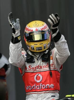 Lewis Hamilton (England McLaren Mercedes) jubelt unterm Helm und im Rennoverall Motorsport Grand Prix Herren Großer Preis von Spanien 2007, Formel 1 Weltmeisterschaft, F1, F, GP, WM Einzelbild o0 Circuit de Catalunya Barcelona Freude, Motorsport Grand Prix Herren Großer Preis von Spanien 2007, Formel 1 Weltmeisterschaft, F1, F, GP, WM Einzelbild o0 Circuit de Catalunya Barcelona Freude,
