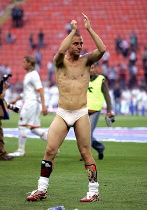 AS Rom ist italienischer Pokalsieger - Daniele de Rossi jubelt in Unterhose und zeigt uns dabei seine personalisierten Schienbeinschoner - Fußball Herren Coppa Italia 2006 2007, Italienischer Pokal, Pokalspiel, Endspiel, Finale, Pokalfinale Pokalendspiel Einzelbild nackter Oberkörper, nackt, halbnackt, Mailand Freude, Sinnlichkeit, Fußball Herren Coppa Italia 2006 2007, Italienischer Pokal, Pokalspiel, Endspiel, Finale, Pokalfinale Pokalendspiel Einzelbild nackter Oberkörper, nackt, halbnackt, Mailand Freude, Sinnlichkeit,