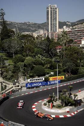 Christijan Albers (Niederlande Spyker) verfolgt von Ralf Schumacher (Deutschland Toyota) in der Loews Kurve Motorsport Grand Prix Herren Großer Preis von Monaco 2007, Formel 1 Weltmeisterschaft, F1, F, GP, WM, Freies Training Totale Circuit de Monaco Monte Carlo Motorsport Grand Prix Herren Großer Preis von Monaco 2007, Formel 1 Weltmeisterschaft, F1, F, GP, WM, Freies Training Totale Circuit de Monaco Monte Carlo
