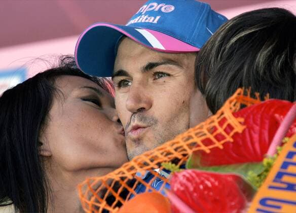 Marzio Bruseghin (Italien Lampre) gewinnt das Bergzeitfahren Radsport Herren 90. Giro dItalia 2007, d Italia, ProTour, Straßenradsport, Straße, Rad, Zeitfahren, Bergzeitfahren Gruppe 13. Etappe: Biella - Santuario di Oropa Freude, Radsport Herren 90. Giro dItalia 2007, d Italia, ProTour, Straßenradsport, Straße, Rad, Zeitfahren, Bergzeitfahren Gruppe 13. Etappe: Biella - Santuario di Oropa Freude,