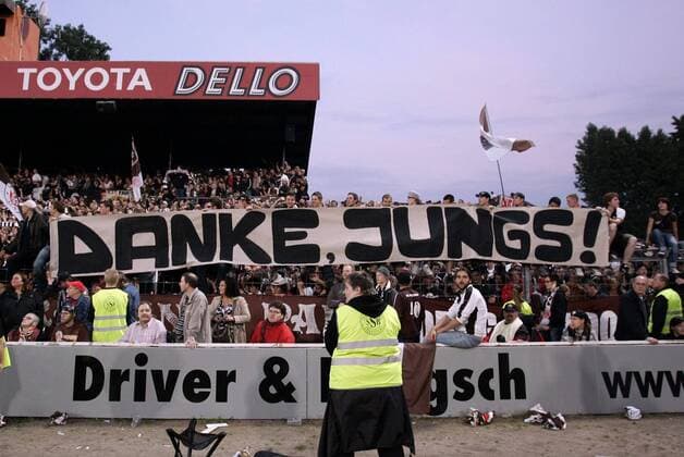 Danke Jungs - St. Pauli Fans danken ihrer Mannschaft Fußball Herren Regionalliga Nord 2006 2007, 3. Liga, FC St. Pauli Totale Hamburg Fußball Herren Regionalliga Nord 2006 2007, 3. Liga, FC St. Pauli Totale Hamburg