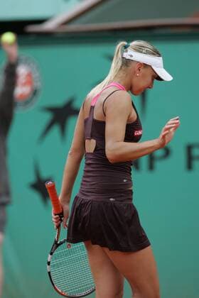 Elena Vesnina (Rußland) enttäuscht -  (PAR20070527306) Tennis Damen French Open 2007, Grand Slam, WTA, Vdig Einzelbild Roland Garros Paris Enttäuschung, Tennis Damen French Open 2007, Grand Slam, WTA, Vdig Einzelbild Roland Garros Paris Enttäuschung,