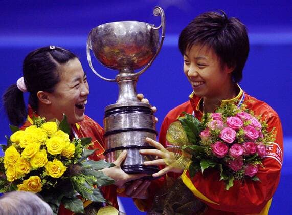 Wang Nan (li.) und Zhang Yining (beide China) - Tischtennisweltmeister 2007 im Damendoppel -  Tischtennis WM Damen Weltmeisterschaft 2007, Gruppe Zagreb Freude, Tischtennis WM Damen Weltmeisterschaft 2007, Gruppe Zagreb Freude,