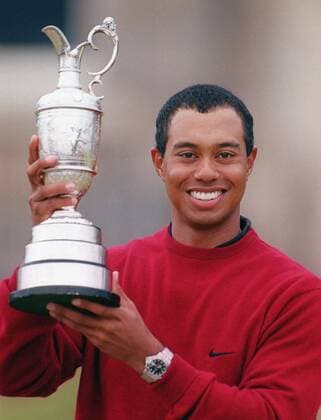 Sieger Eldrick Tiger Woods (USA) präsentiert die Claret Jug Trophäe der British Open Championship 2000 Golf Herren British Open Championship 2000, PGA Tour, TPC of Europe Einzelbild The Old Course Royal and Ancient Golf Club St. Andrews Freude, Golf Herren British Open Championship 2000, PGA Tour, TPC of Europe Einzelbild The Old Course Royal and Ancient Golf Club St. Andrews Freude,