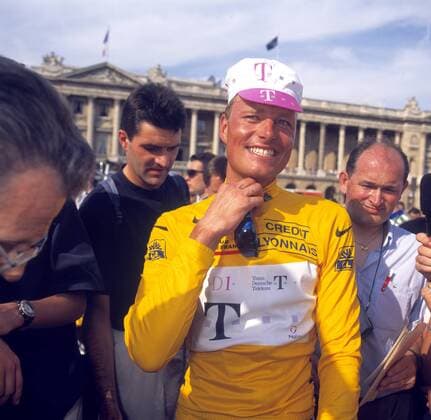 Bjarne Riis (Dänemark Team Telekom), Sieger der Tour de France 1996 Radsport Herren Tour de France 1996, Straßenradsport, Straße, Rad Einzelbild Paris Freude, Radsport Herren Tour de France 1996, Straßenradsport, Straße, Rad Einzelbild Paris Freude,