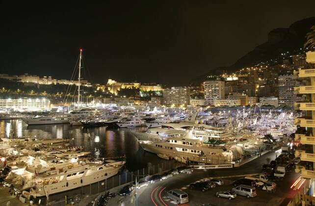 Yachthafen von Monte Carlo in einer Nacht des GP Wochenendes 2007 Motorsport Grand Prix Herren Großer Preis von Monaco 2007, Formel 1 Weltmeisterschaft, F1, F, GP, WM, Beleuchtung Totale Abend, Gegenlicht, Vogelperspektive, oben Monte Carlo Motorsport Grand Prix Herren Großer Preis von Monaco 2007, Formel 1 Weltmeisterschaft, F1, F, GP, WM, Beleuchtung Totale Abend, Gegenlicht, Vogelperspektive, oben Monte Carlo